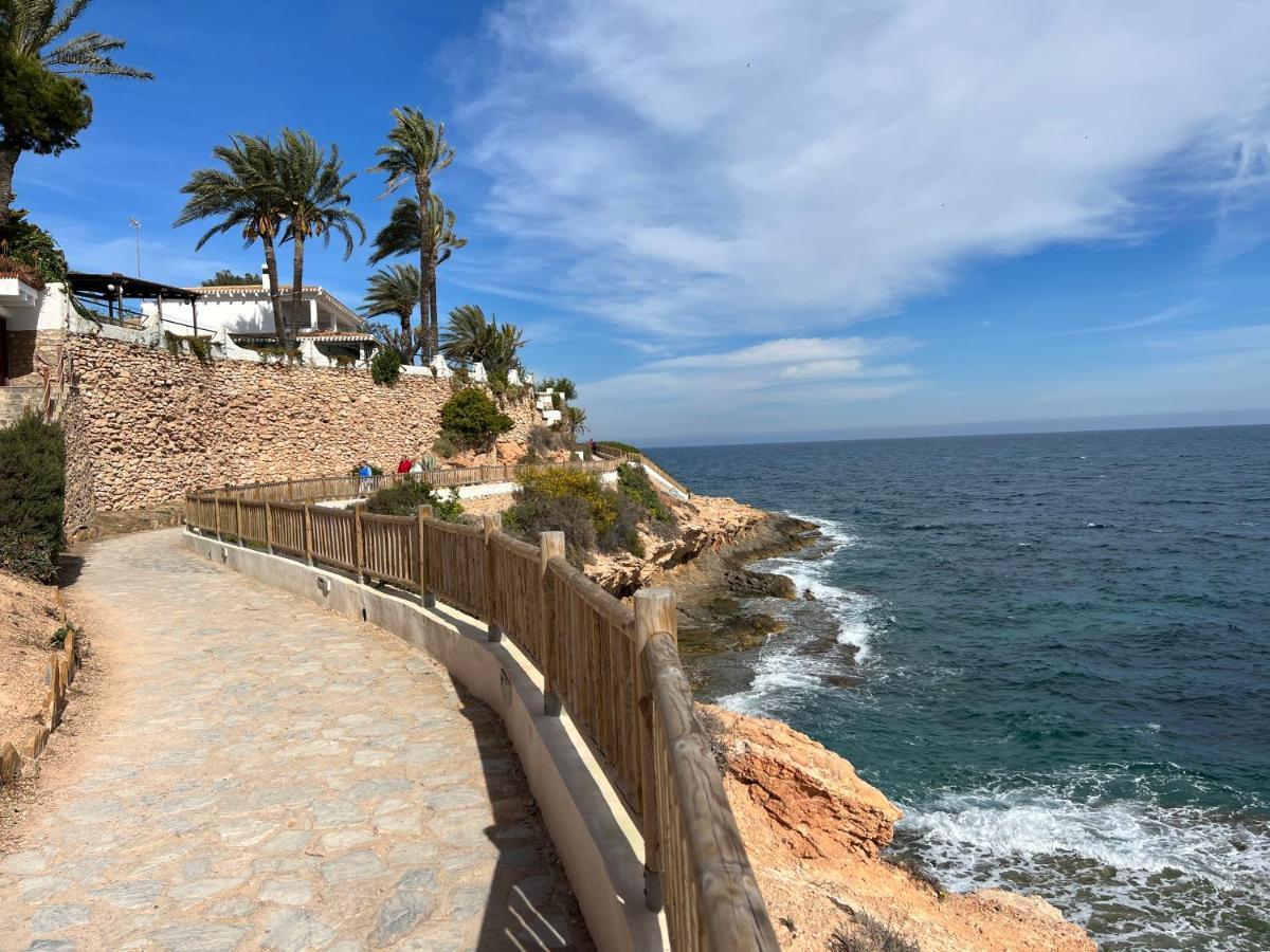 Schoenes Ruhiges Rooftop Apartment Mit Grosser Dachterrasse Torrevieja Exterior foto