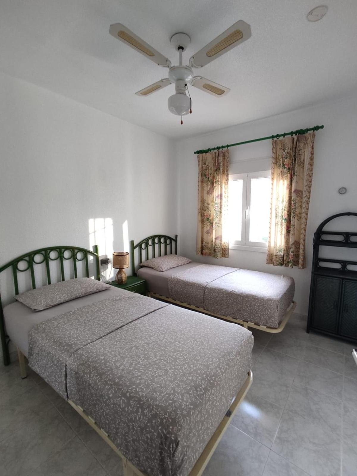 Schoenes Ruhiges Rooftop Apartment Mit Grosser Dachterrasse Torrevieja Exterior foto
