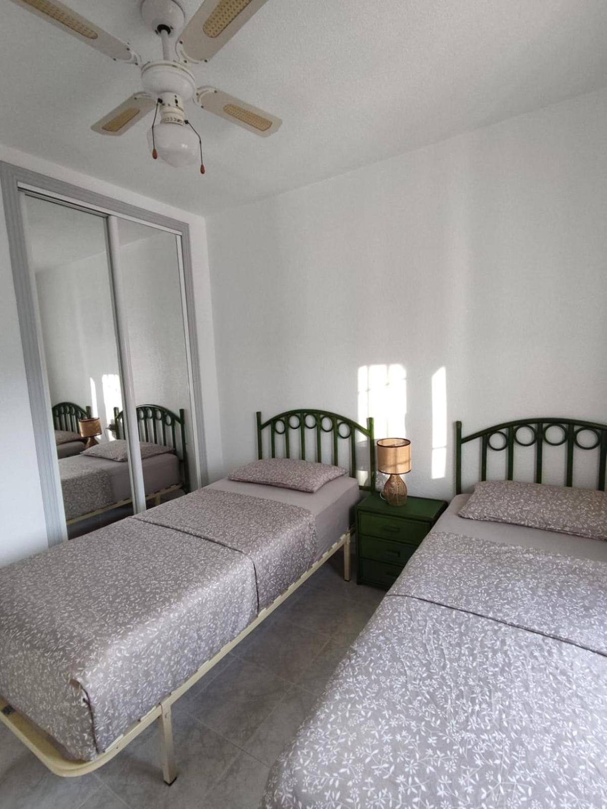 Schoenes Ruhiges Rooftop Apartment Mit Grosser Dachterrasse Torrevieja Exterior foto